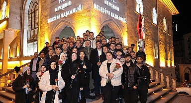 200 Öğrenci Başkanlık Makamında Sahur Yaptı