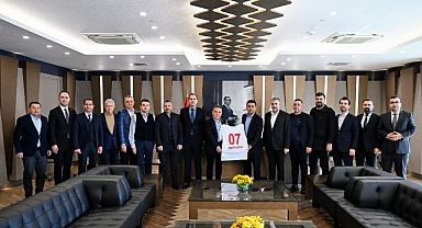 Başkan Böcek’e Antalyaspor’un yeni yönetiminden ziyaret
