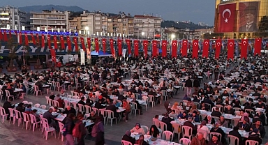 Başkan Çerçioğlu: 17 İlçemizde İftar Sofralarımızı Birlik ve Beraberlik İçinde Kuruyoruz