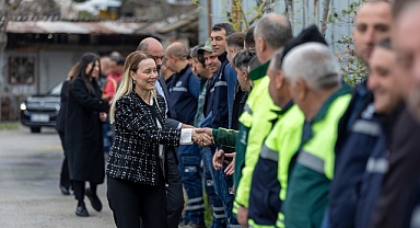 Başkan Mutlu belediye çalışanlarıyla bayramlaştı
