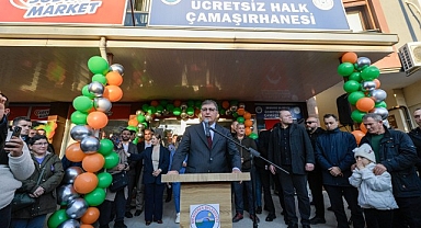 Başkan Tugay Menderes’te sosyal market açılışına ve iftara katıldı “Sosyal desteklere ihtiyacın olmadığı günleri görmek için çalışıyoruz”