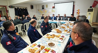 Başkan Zeyrek, İtfaiye Personeli ile Sahurda Buluştu
