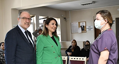 Belediye başkanı Nergiz Karaağaçlı Öztürk tıp bayramı sebebiyle sağlık çalışanlarına ziyaret gerçekleştirdi
