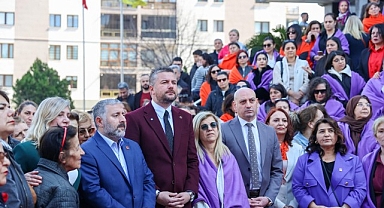 Buca’da balonlar gökyüzüne kadın emeği için yükseldi