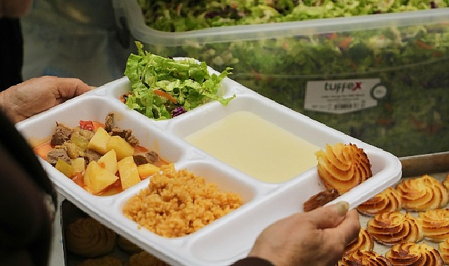 Burhaniye'de ramazan paylaştıkça güzel