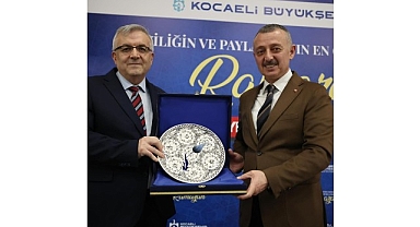 Büyükakın, Fransa dönüşü sağlık çalışanlarıyla iftar yaptı