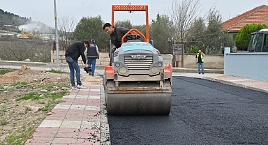 Büyükşehir, Turgut Özal Mahallesi’nin Yollarını Yeniliyor