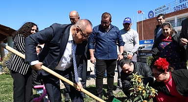 Down sendromlu çocuklar farkındalık gününde doyasıya eğlendi