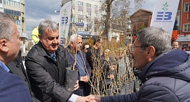 Edremit Belediyesi’nden Orman Haftası’nda ücretsiz fidanı dağıtımı