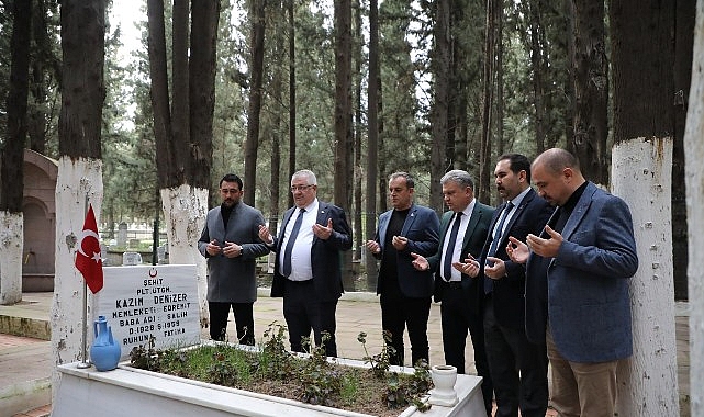 Edremit Belediyesi'nden Şehitliklerde Anlamlı Çalışma