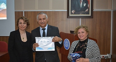 Ege Üniversitesinde nano malzemeler ve yüksek dayanımlı betonlar semineri düzenlendi