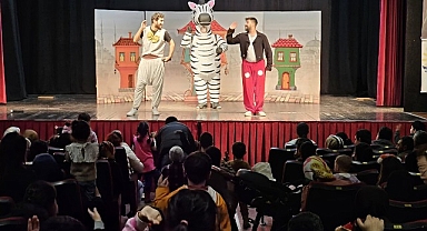 Gölcük Belediyesi tarafından geleneksel hale getirilen Ramazan Ayı Çocuk Şenliği, çocuklara eğlence dolu anlar yaşatıyor.