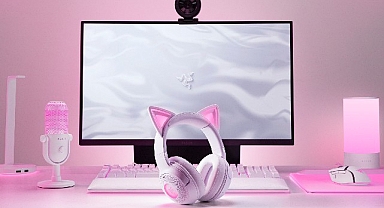 İkonik kedi kulaklı kulaklık şimdi beyaz renkte: Razer Kraken Kitty V2 White Edition duyuruldu!