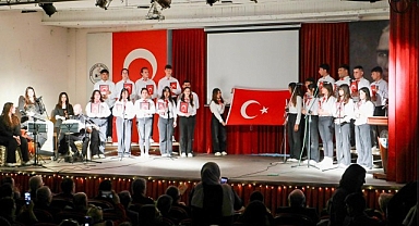 İstiklal Marşı'nın kabulü burhaniye'de kutlandı