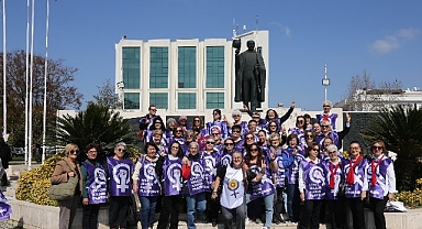 Kadınlar Efes Selçuk sokaklarında zincir oluşturdu