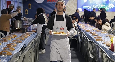 Koca Bir Şehri Bir Araya Getiren Sofradayız