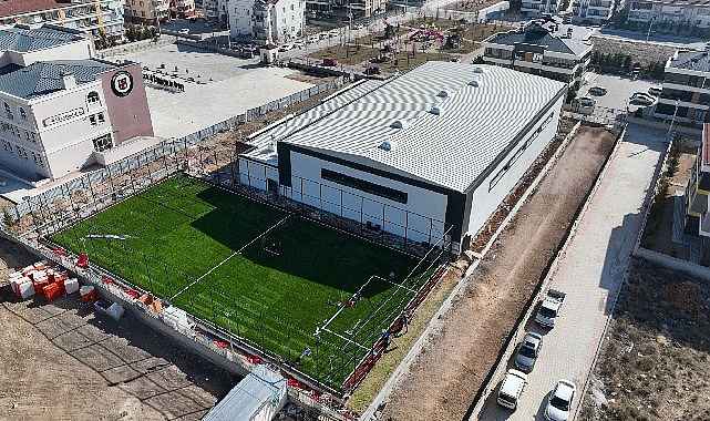Konya Spor Lisesi'ne kazandırılacak Ahmet Çalık Kapalı Spor Salonu ve Suni Çim Sahası tamamlanıyor