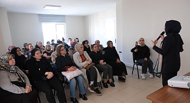 Mutlu Şehir Okulları’nda ebeveyn tutumları konuşuldu