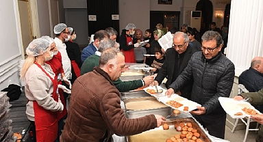 Osmangazi Belediyesi Panayırda iftar sofrası kurdu