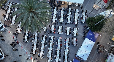 Ramazan ayının bereket sofrası bu kez Çeşme'de kuruldu
