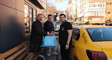 Taksici esnafı iftarda yalnız kalmıyor