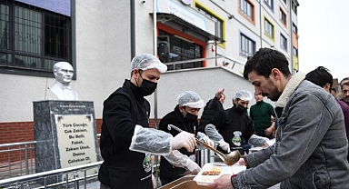 Yeşilova Mahallesi’nde 1000 kişilik iftar sofrası