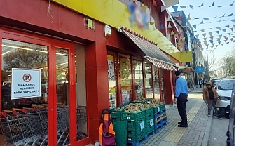 Zabıta ekipleri kaldırım işgaline müsaade etmiyor
