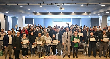100 yeni arıcı sertifikalarını törenle aldı