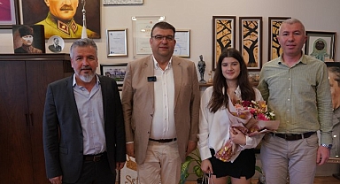 23 Nisan’da başkanlık koltuğu geleceğin liderine emanet