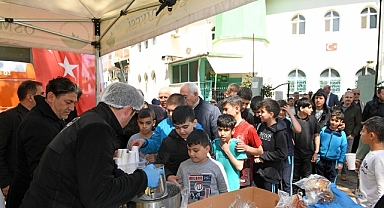 Başkan Aydın’dan vatandaşlara çorba ikramı