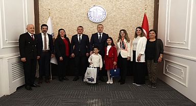 Başkan Uzun, Makamını Çocuk Başkana Devretti...
