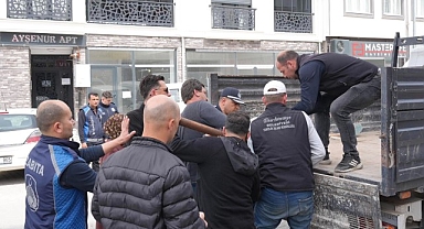 Burhaniye’de Yol ve Kaldırım İşgaline Müdahale