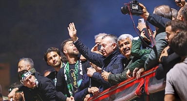 Büyükakın’a taraftardan büyük sevgi gösterisi
