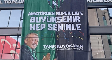 Büyükşehir, kenti Yeşil-Siyah bayraklarla donattı