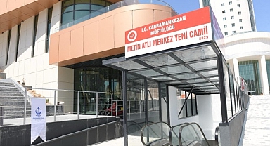 Cami Dualarla İbadete Açıldı