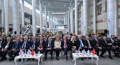 Doğaltaşa hayat veren genç tasarımcılar ödüllerini aldı