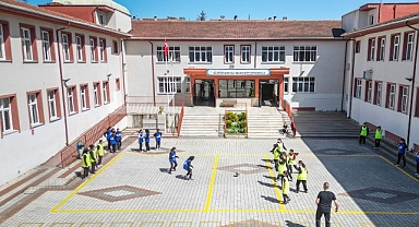 İnegöl’de Okul Bahçelerine Bahar Geldi