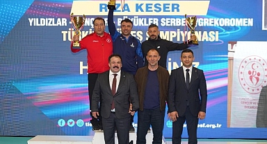 İşitme engelli güreşçilerden Türkiye şampiyonluğu