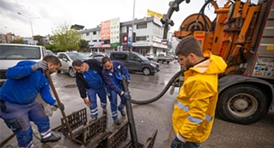 İZSU ekipleri tam kadro sahada