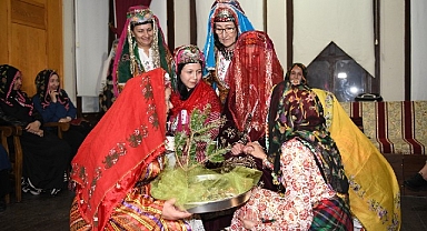 Kına gecesi geleneği Osmangazi’de yaşatıldı