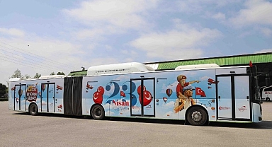 Otobüs ve tramvaylar 23 Nisan'a özel giydirildi