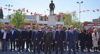Ulu Önder Atatürk'ün Edremit'e gelişinin 91. Yılı coşkuyla kutlandı
