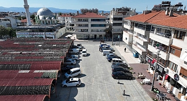 Akçay Mahallesi’nde Kapalı Pazaryeri Çevresi Yenilendi