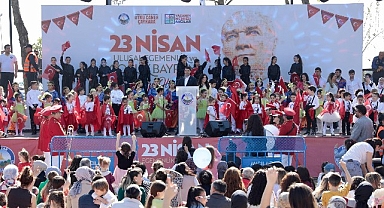 Avcılar'da ertelenen bayram, büyük bir coşkuyla kutlandı