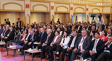 Başkan Arı, Türkiye Belediyeler Birliği Encümen Üyeliğine Yeniden Seçildi