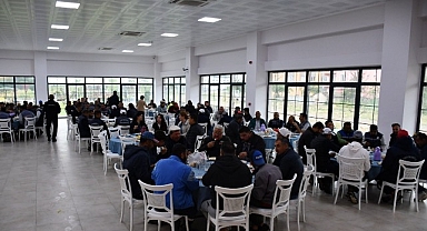 Başkan Taşyasan emekçilerle kahvaltıda buluştu