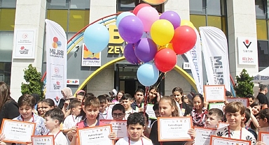 Bilim Z Akademi Öğrencileri Mezuniyet Sertifikalarını Aldı