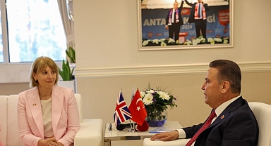 Birleşik Krallık Türkiye Büyükelçisi Başkan Muhittin Böcek’i ziyaret etti