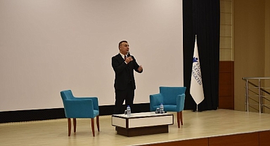Birol Güven ve Can Ulkay Egeli genç iletişimcilerle buluştu