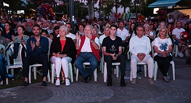 Dev orkestradan muhteşem konser